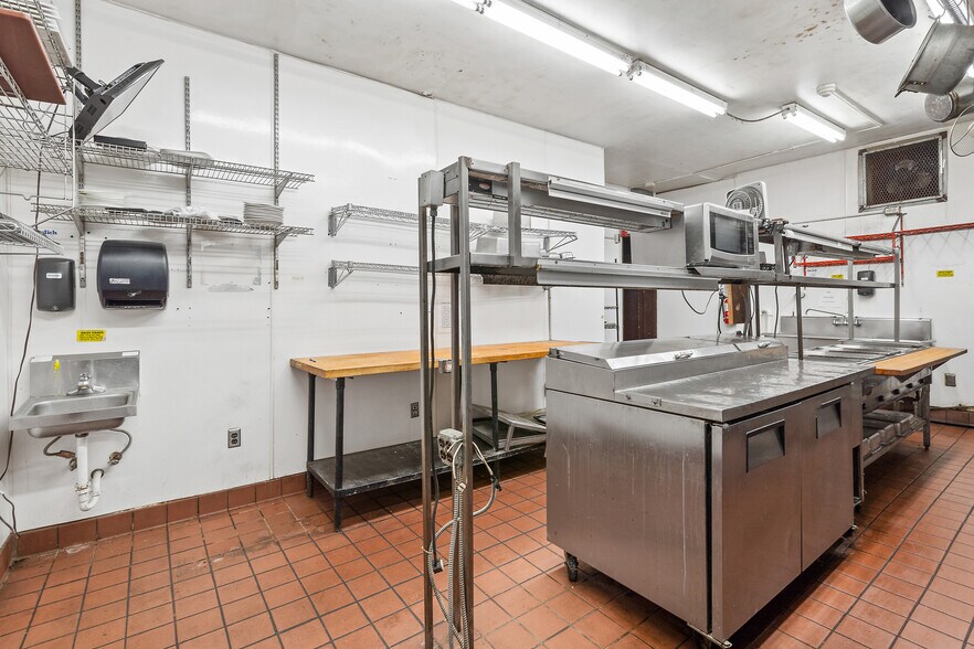 More Photos Of 700 N Salina St, Syracuse Restaurant For Sale