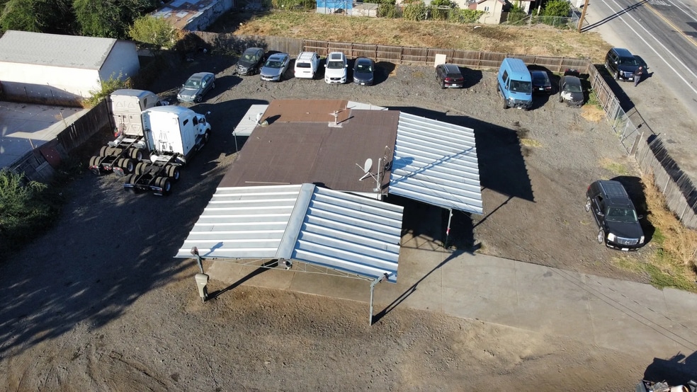 More Photos Of 24229 5th St, San Bernardino Distribution For Sale