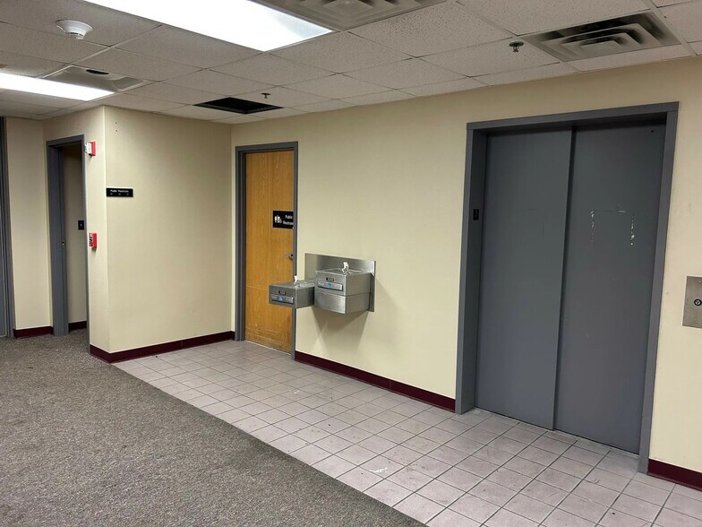 More Photos Of 900-950 N Porter Ave, Norman Medical For Lease