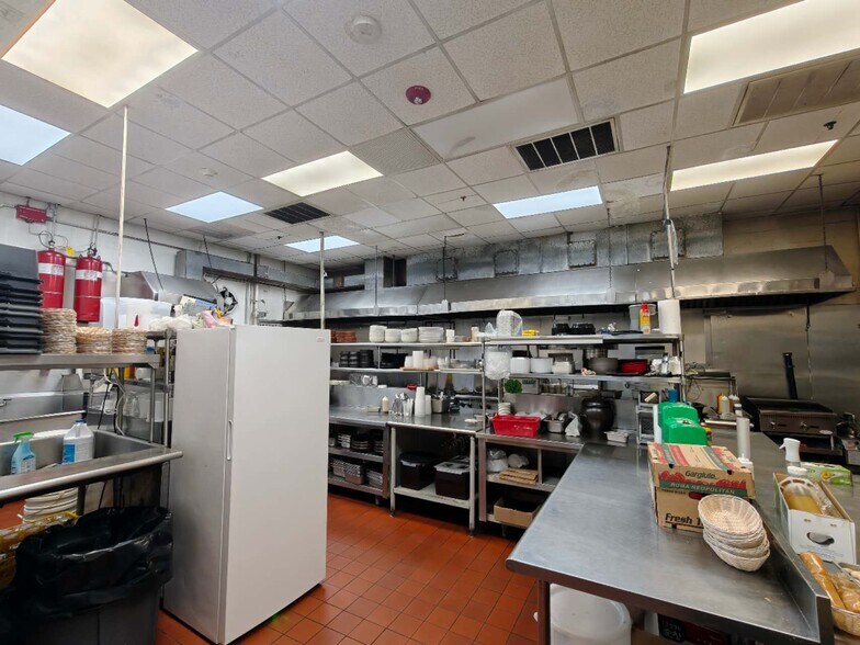 More Photos Of 2074 Jericho Tpke, East Northport Restaurant For Sale