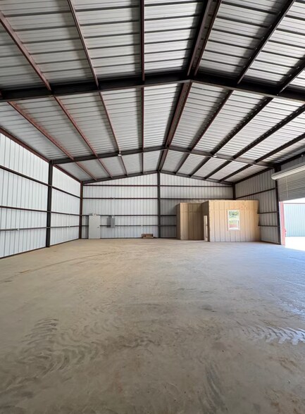 More Photos Of 00 Rendon Bloodworth rd, Fort Worth Manufacturing For Lease