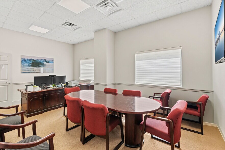 More Photos Of 585 Commonwealth Blvd, Port Orange Manufacturing For Sale