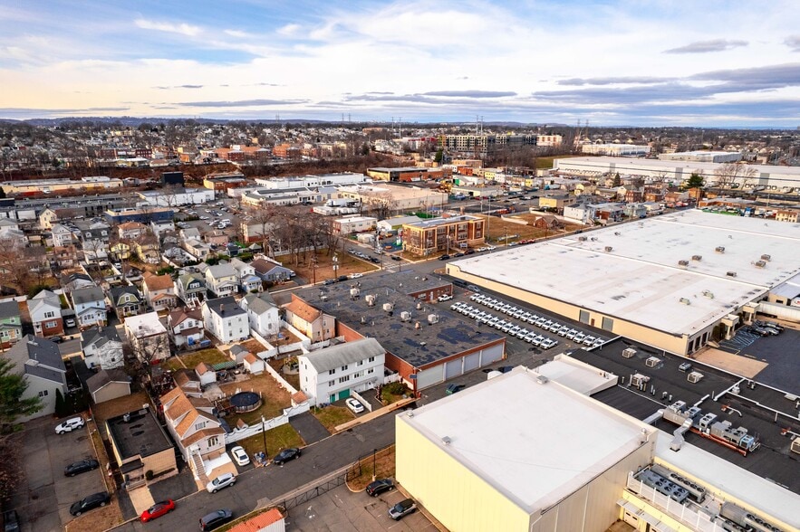 More Photos Of 288-300 Ralph St, Belleville Warehouse For Sale