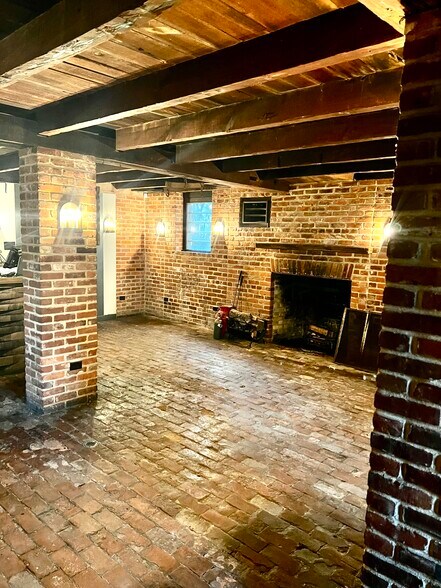 More Photos Of 613-615 Jefferson St, Natchez Restaurant For Sale