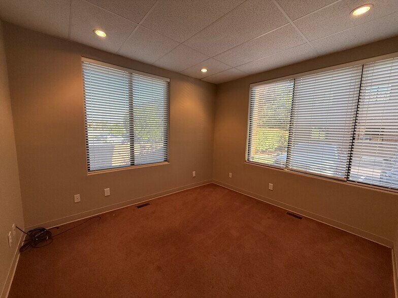 More Photos Of 1029 Monarch St, Lexington Office For Lease
