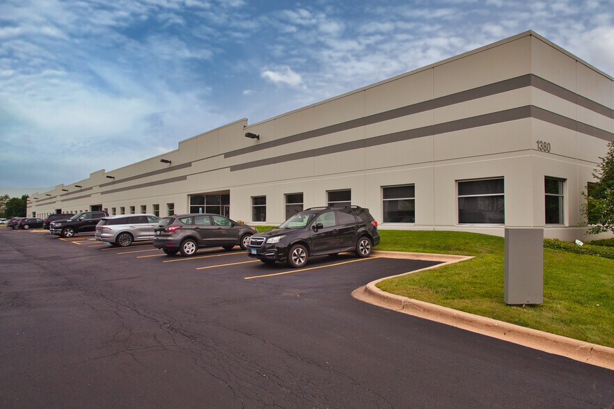 Primary Photo Of 1380 Gateway Dr, Elgin Light Distribution For Lease