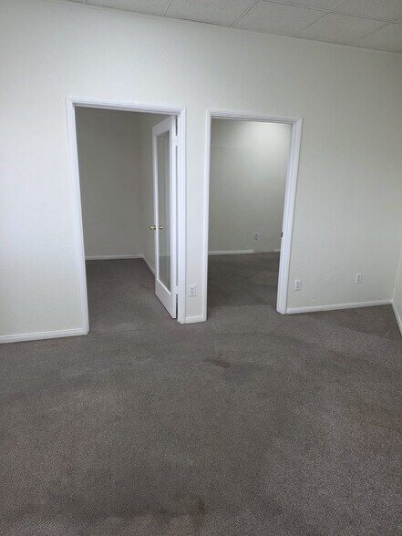 More Photos Of 44143-44147 20th St W, Lancaster Medical For Sale