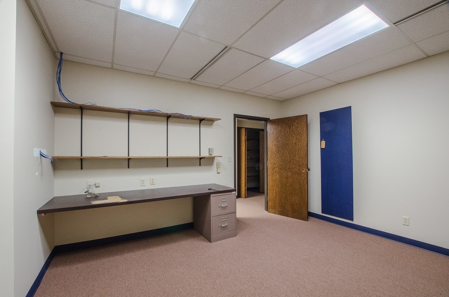 More Photos Of 35 N Park St, Mansfield Office For Sale