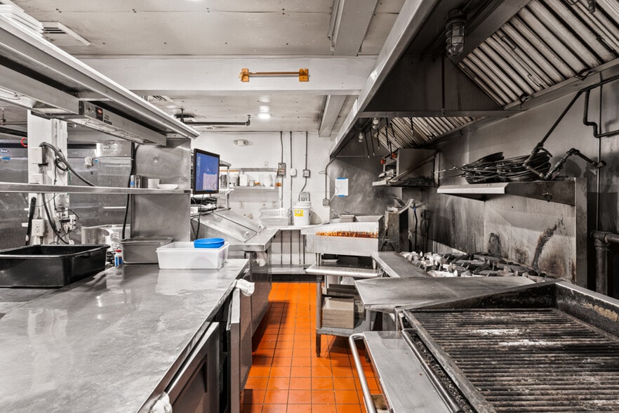 More Photos Of 60 Mile Rd, Wells Restaurant For Sale