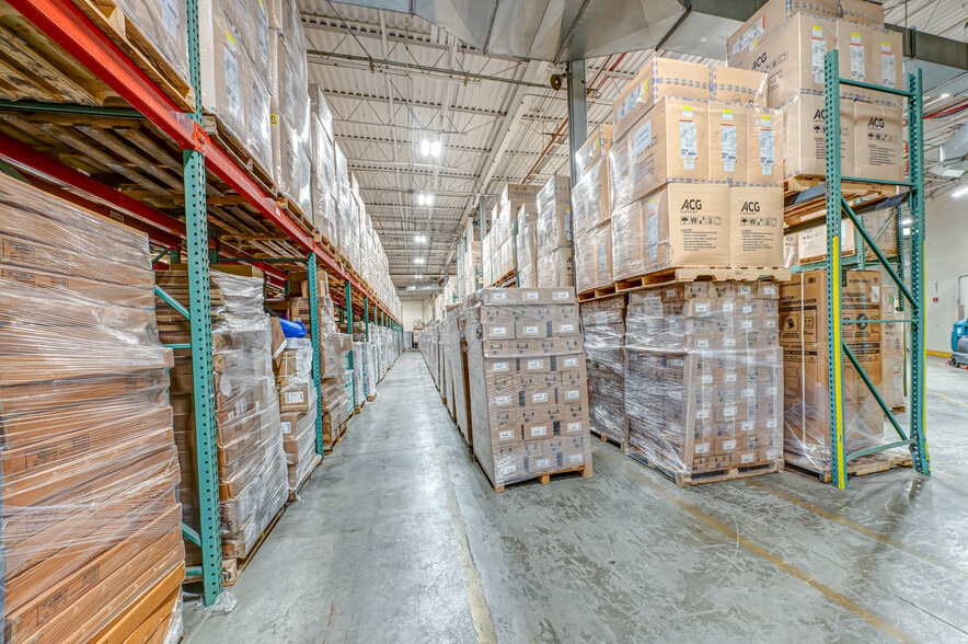 More Photos Of 30 Crossways E, Bohemia Manufacturing For Sale