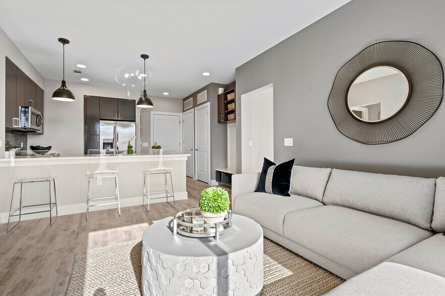 More Photos Of 838 Morrison Dr, Charleston Apartments For Lease