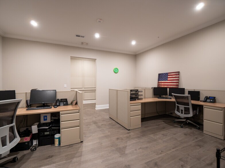 More Photos Of 3957 S Main St, Acworth Office For Sale