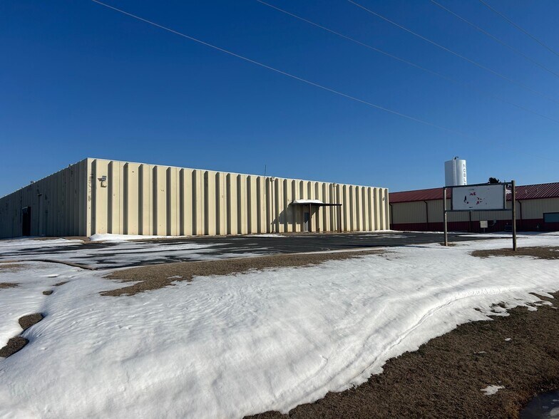 More Photos Of 1103 E Maguire Rd, Noble Light Manufacturing For Sale