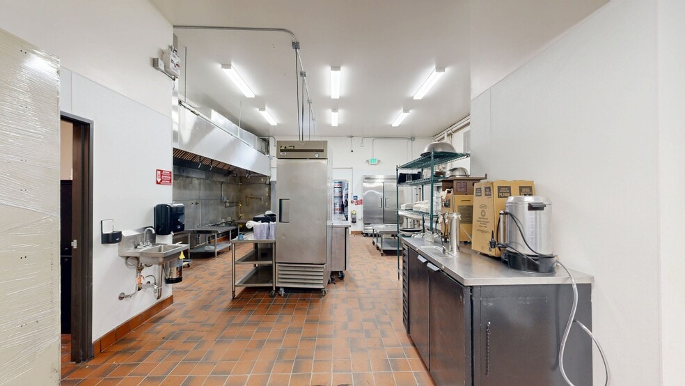 More Photos Of 355-357 Grand Ave, Oakland Storefront Retail Office For Lease