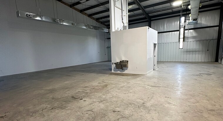 More Photos Of 2405 Granite Ridge Rd, Rockville Warehouse For Lease