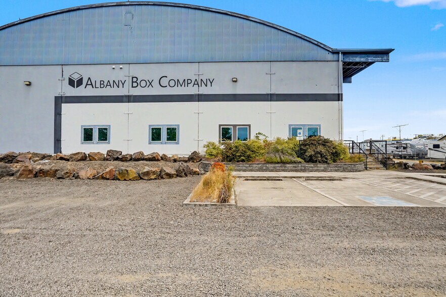 More Photos Of 2729 Pacific Blvd SW, Albany Warehouse For Lease