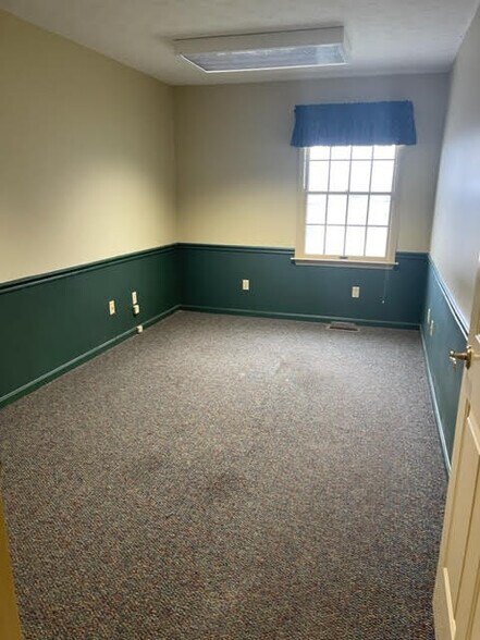 More Photos Of 1060-1066 Summit Dr, Middletown Medical For Sale