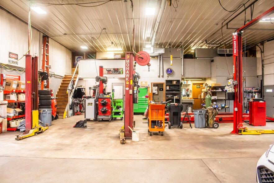 More Photos Of 8 Englewood St, Webster Auto Repair For Sale