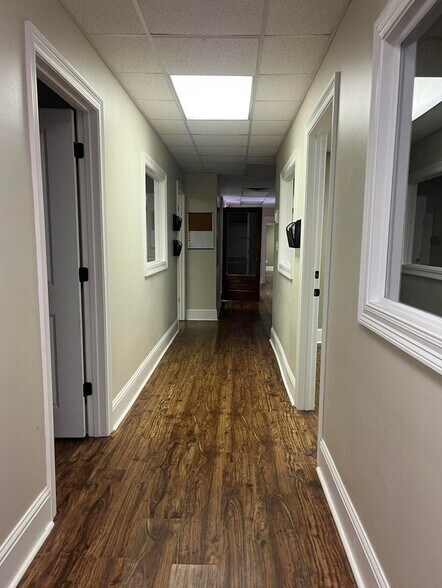 More Photos Of 2012 Highway 90, Gautier Flex For Lease