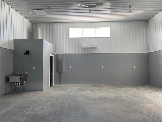 More Photos Of 25 Industrial Tract, Hudson Warehouse For Lease