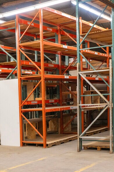 More Photos Of 3937 Foothill Blvd, La Crescenta Flex For Lease