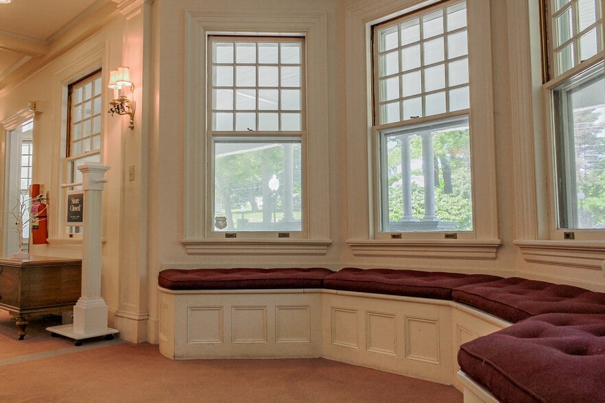 More Photos Of 680 Commercial St, Rockport Flex For Sale