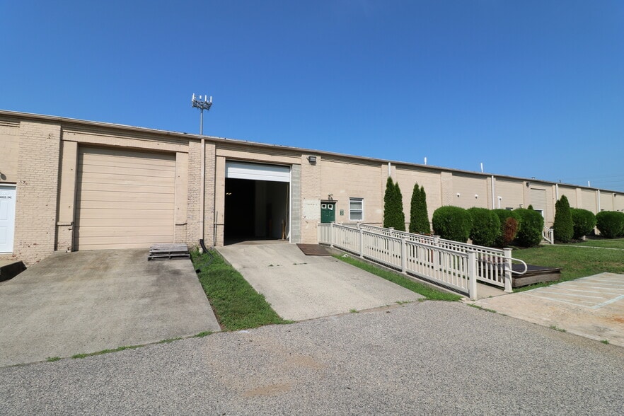 More Photos Of 703 Van Rossum Ave, Beverly Industrial For Sale
