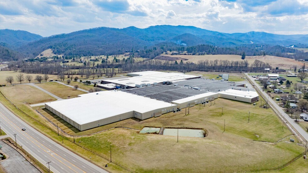 More Photos Of 3916 US-421 South Hwy, Mountain City Manufacturing For Sale