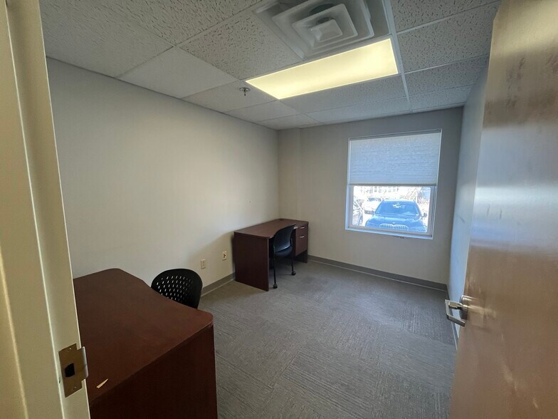 More Photos Of 443 Main St, Biddeford Flex For Lease