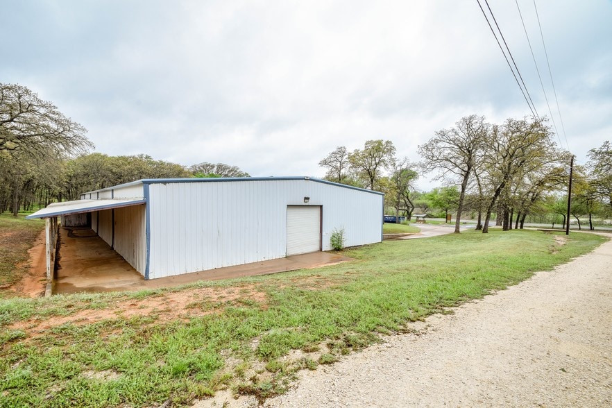 More Photos Of 6100 Conveyor Dr, Burleson Warehouse For Lease