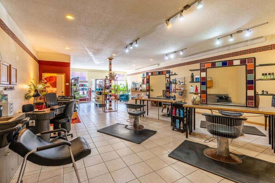 More Photos Of 140 S Chicago St, Hot Springs Storefront Retail Residential For Sale