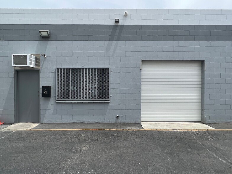 More Photos Of 13026 Saticoy St, North Hollywood Warehouse For Lease