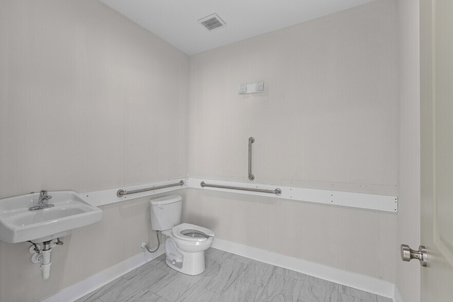 More Photos Of 5824 New Nashville Hwy, Murfreesboro Warehouse For Sale