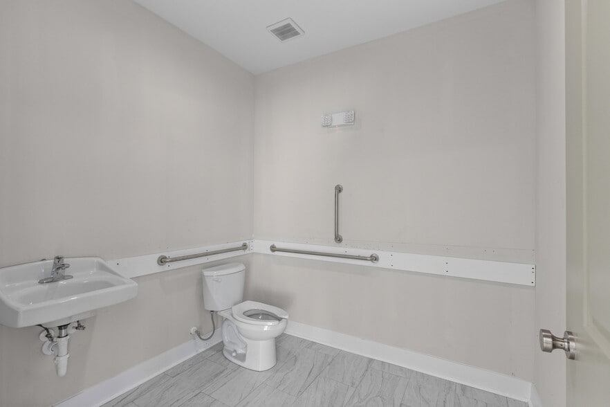 More Photos Of 5824 New Nashville Hwy, Murfreesboro Warehouse For Lease