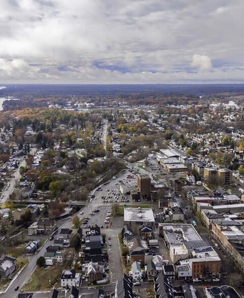 More Photos Of 10 John St, Brockville General Retail For Sale