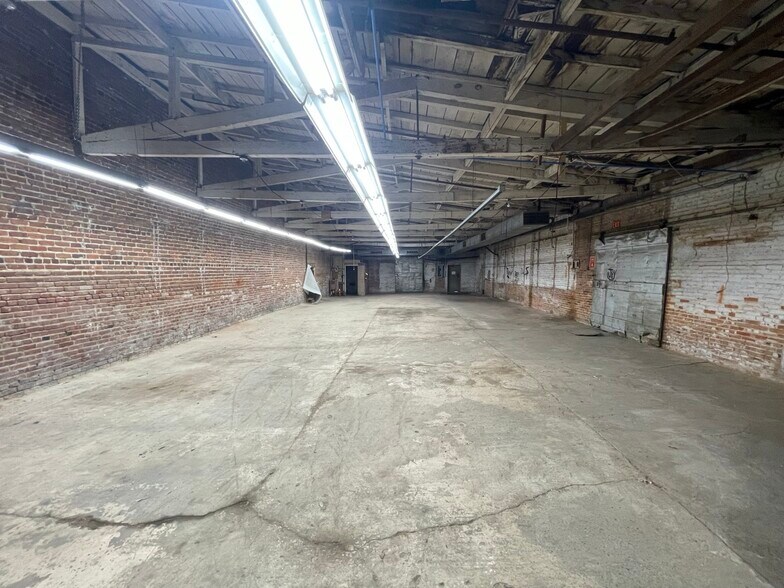 More Photos Of 117 First Ave, Thomson Manufacturing For Lease