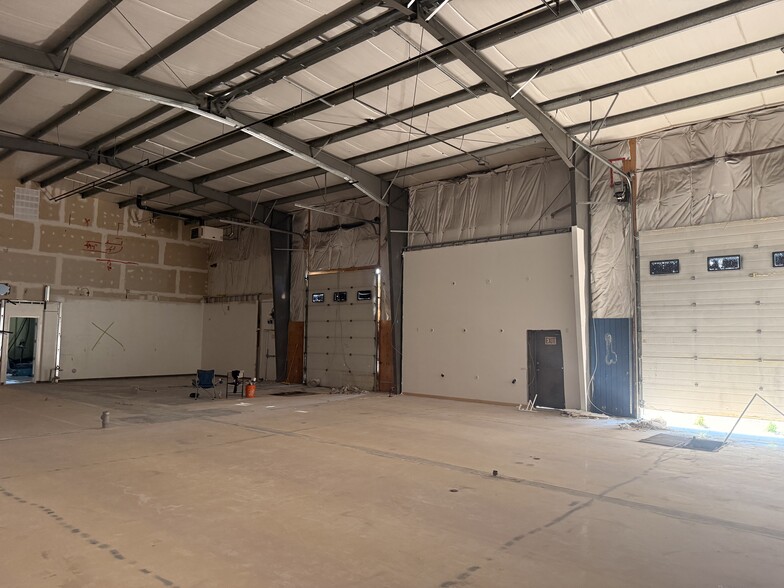 More Photos Of 9231 50 St NW, Edmonton Warehouse For Lease