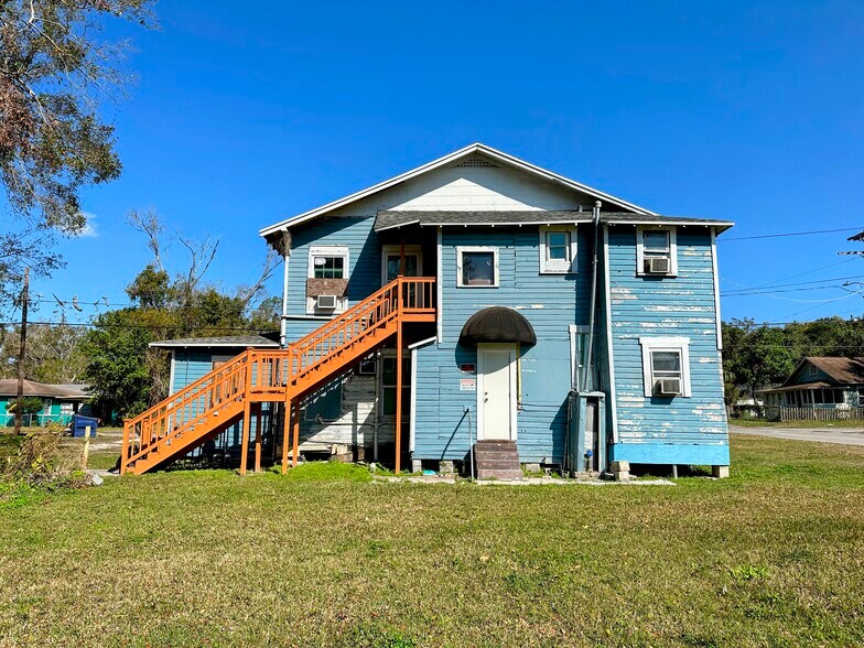 Primary Photo Of 1309 E Sitka St, Tampa Apartments For Sale