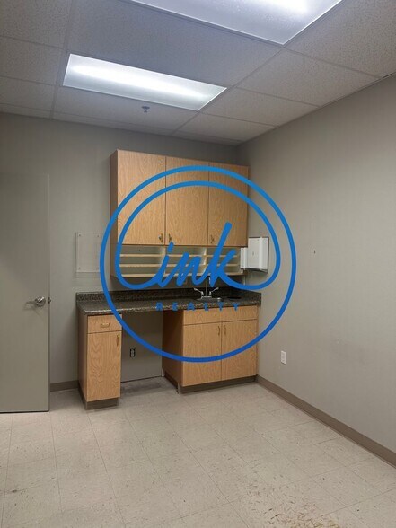 More Photos Of 1667 Lucerne St, Minden Office For Lease