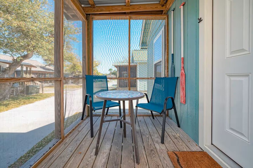 More Photos Of 5481 Highway 35 N, Rockport Specialty For Sale