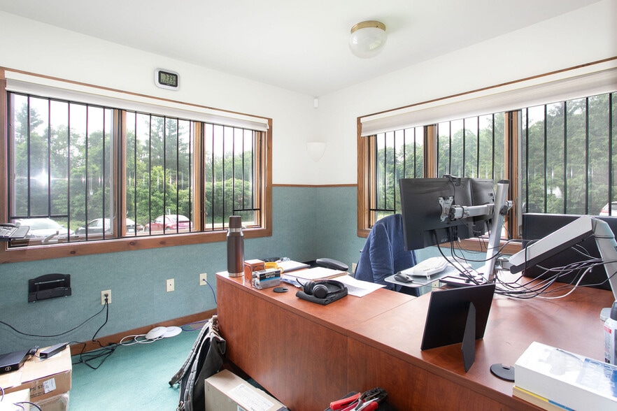 More Photos Of 2049 S Undermountain Rd, Sheffield Schools For Sale