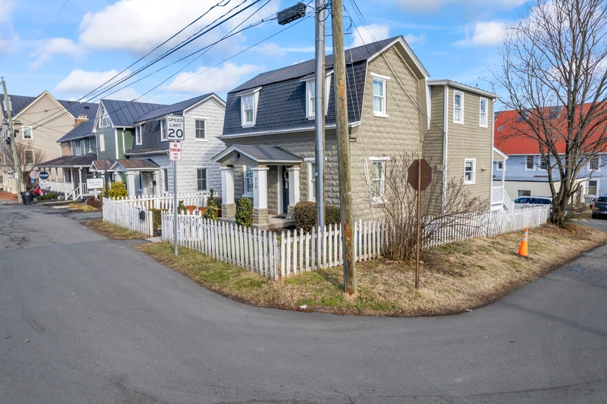 More Photos Of 208-212 Church SE st, Leesburg Apartments For Sale