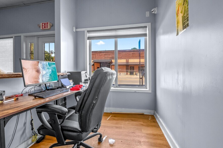 More Photos Of 133-137 S Main St, Reading Storefront Retail Residential For Sale