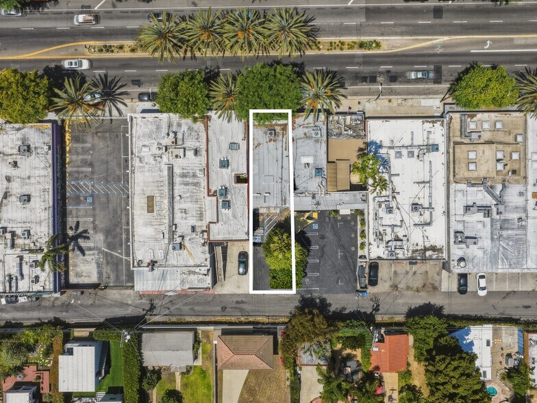 More Photos Of 738 N Highland Ave, Los Angeles General Retail For Sale