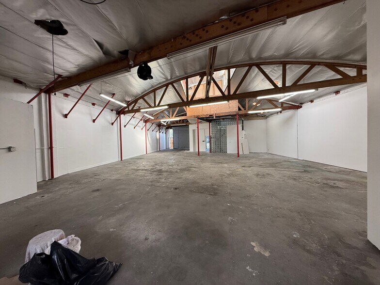 More Photos Of 526 W Garfield Ave, Glendale Manufacturing For Lease