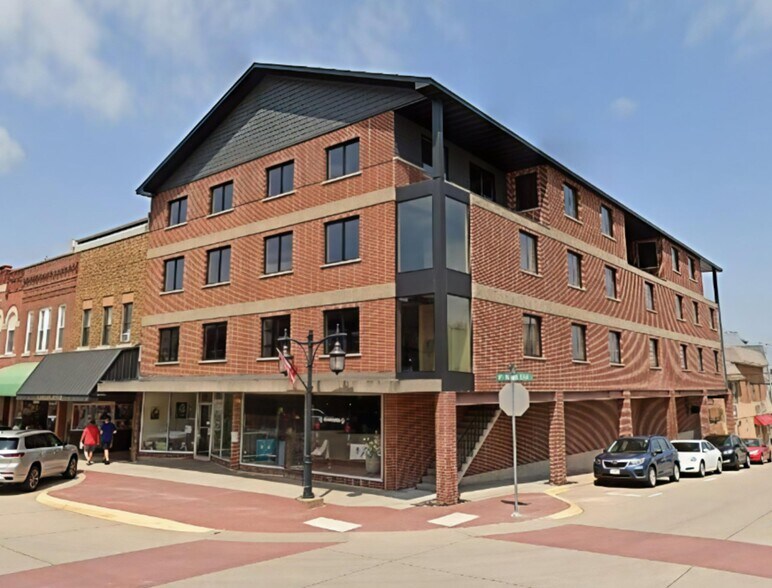 Primary Photo Of 248 1st Ave E, Dyersville Office For Lease