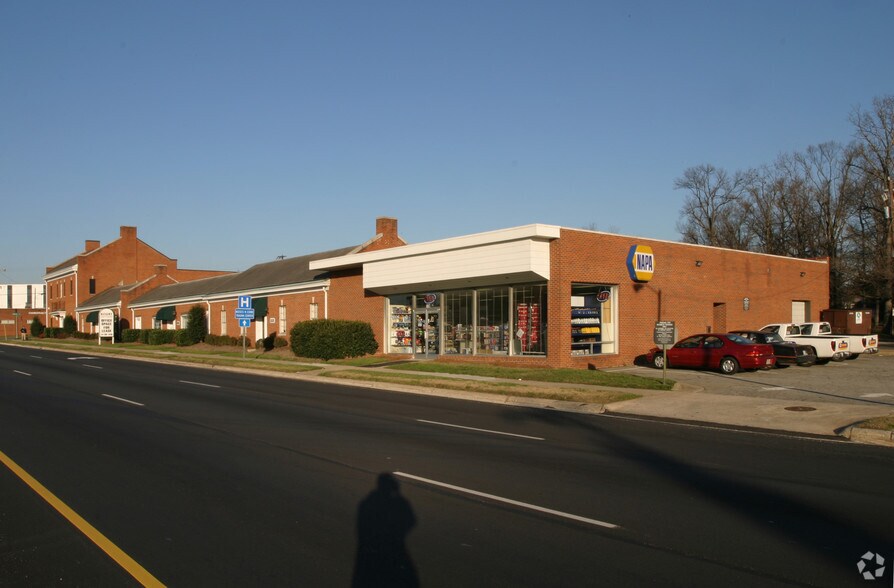 More Photos Of 1023-1119 E Wendover Ave, Greensboro Office For Lease