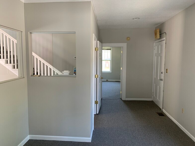 More Photos Of 710 Laurens Rd, Greenville Office For Sale