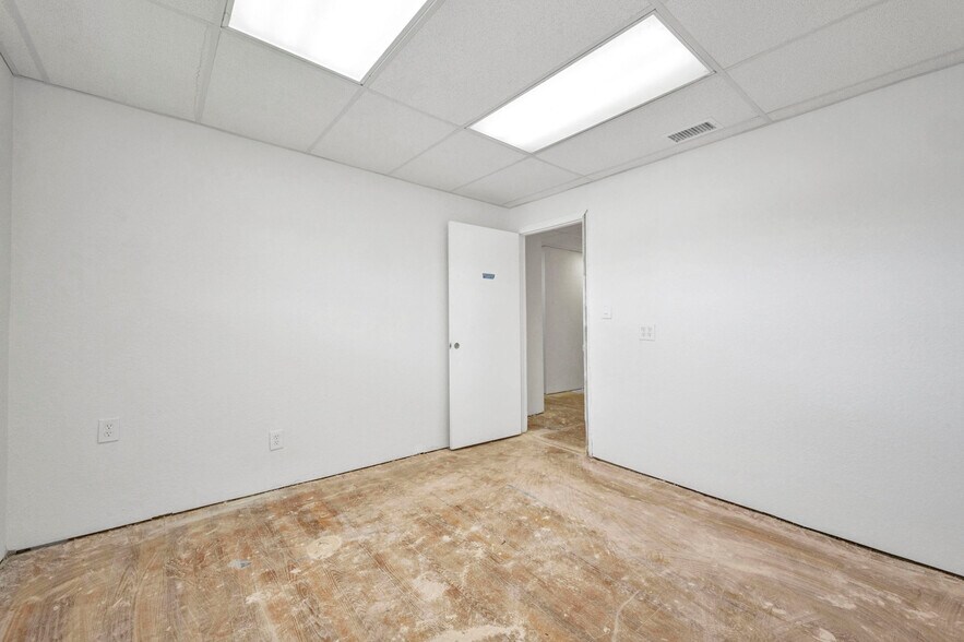 More Photos Of 3443 Tamiami Trl, Port Charlotte Medical For Lease