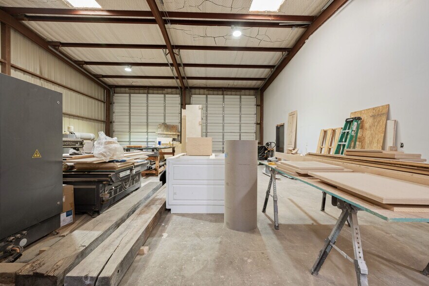 More Photos Of 4714 S Zarzamora St, San Antonio Auto Repair For Sale